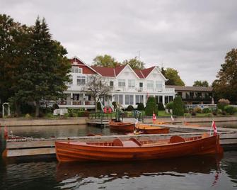 Glen House Resort - Gananoque - Building