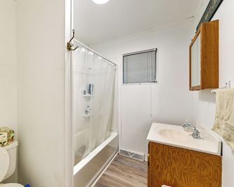 Bring Your Pets! Walkable Retreat in Manchester - Manchester
