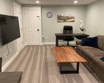 The Premier Corporate Condo of Broomfield - Broomfield - Living room