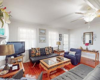 Villa Mar - Eastpoint - Living room