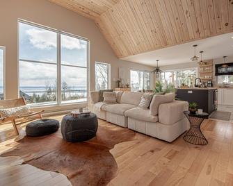 Hôtel à la maison - Chalet le Natür, Cozy & Spa - Saint-Joseph-de-la-Rive - Sala de estar