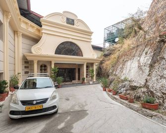 Lawrence Solitaire Resort, Mall road, Mussoorie - Mussoorie