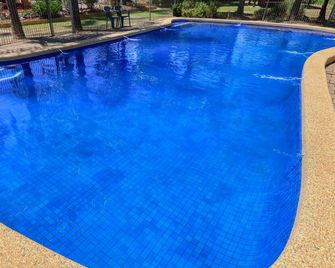 Executive Hideaway Motel - Benalla - Zwembad