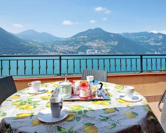 Appartamento Bella Isola - Monte Isola - Balcón