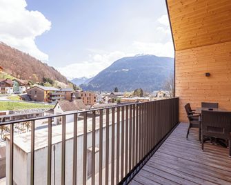 Montafon Suites Schruns By Alps Resorts - Schruns - Balkon