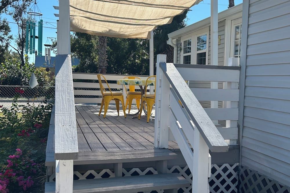 Brown Bunny Bnb — Peaceful Retreat In Palmetto Fl Outdoors Wifi Ac - Palmetto - Patio