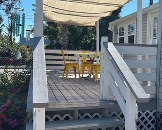 Brown Bunny Bnb — Peaceful Retreat In Palmetto Fl Outdoors Wifi Ac - Palmetto - Patio
