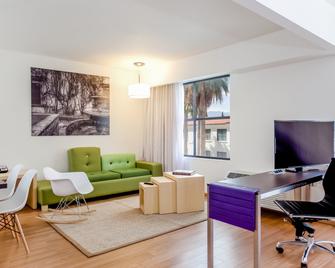 Fiesta Inn Saltillo - Saltillo - Living room