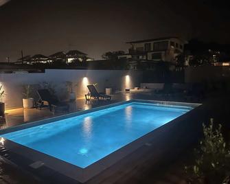 Un moment de detente - Cayenne - Pool