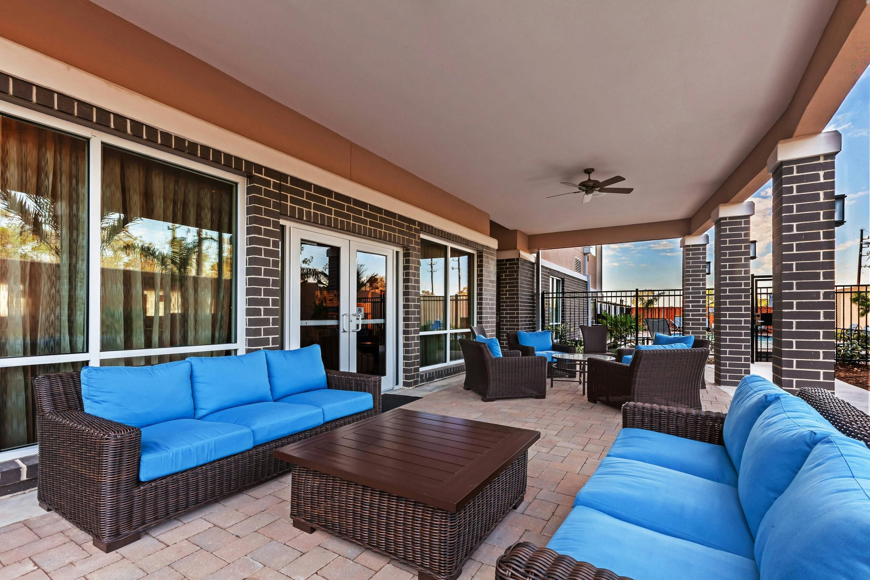 Courtyard by Marriott Houston I-10 West/Park Row - יוסטון - מרפסת