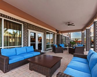 Courtyard by Marriott Houston I-10 West/Park Row - יוסטון - מרפסת