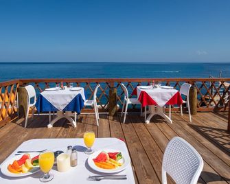 Samsara Cliff Resort - נגריל - מרפסת