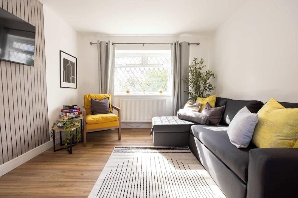 Spacious Apartment Near Mcr Airport - Rostherne - סלון