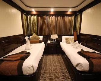 River Boat - Triple Room - Madinat Coraya