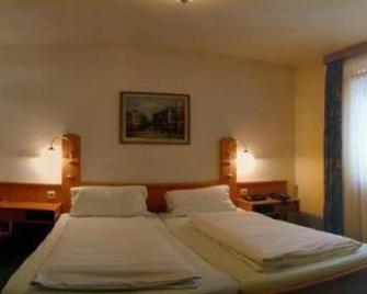 Hotel Domino - Hanau - Bedroom