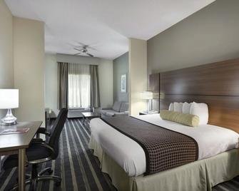 Sky Point Hotel & Suites - Atlanta Airport - College Park - Ložnice