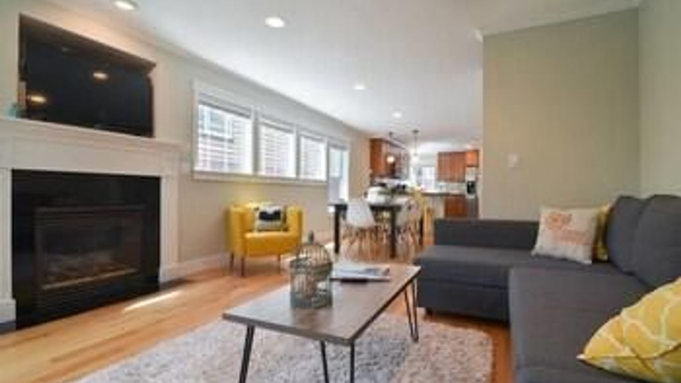 Seattle Vacation Home: Off The Wall