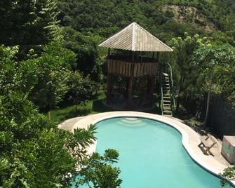 Hotel y Restaurante Los Amigos - Chalatenango - Pool