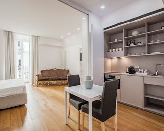 Rg7 Apartments - Catania