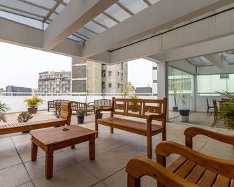 AV703 - Charming and fully equipped studio in Avanhandava Street - Sao Paulo - Balcony