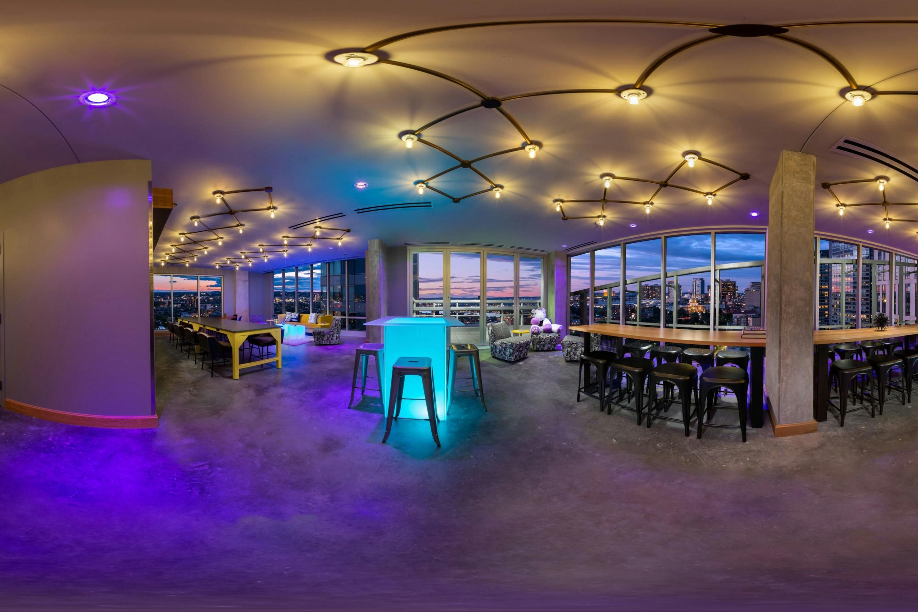 Moxy Boston Downtown thumbnail 3
