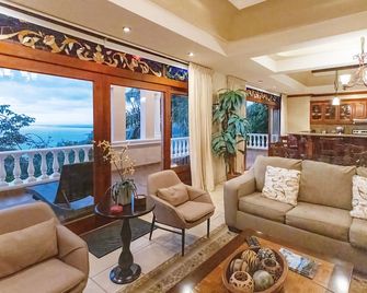 Luxury Ocean View Condo - Ultimate Convenience - Quepos - Sala de estar