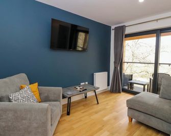 Mews by the tay - Aberfeldy - Oturma odası