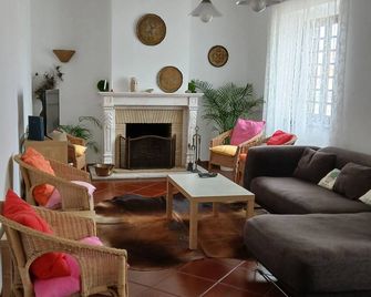 Portuguese Traditional Villa - Atouguia da Baleia - Living room