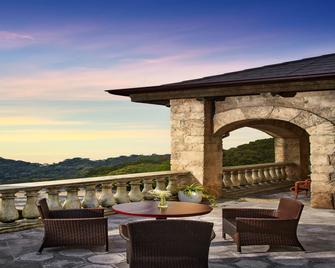 ميركيور دانانج فرينش فيلدج بانا هيلز - دا نانغ - شرفة