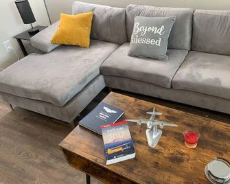 Silver Wings Suite-Heart of Clovis, NM-Perfect Spot! - Clovis - Olohuone