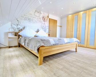 ROBINSON dream holiday apartment - modern&quiet -in the adventure & culture area - Balve - Schlafzimmer