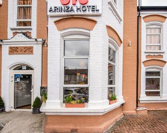 Arinza Hotel, London Ilford - Ilford - Bangunan
