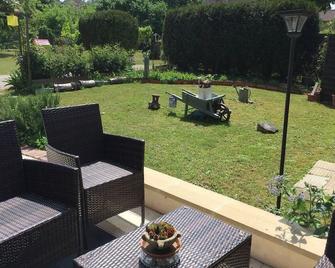Holiday house Chagny for 1 - 5 persons with 2 bedrooms - Holiday house - Chagny - Patio
