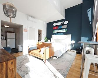 Updated Condo in the Historic Jarvis Building - Downtown Durango - AC - Durango - Bedroom