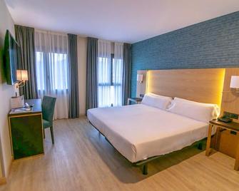 Hotel Zentral Ramiro I Oviedo - Oviedo - Bedroom