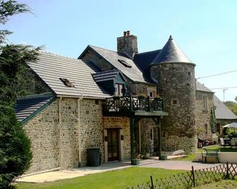 Bumpkin Cottage La Mare, Child-Friendly, Heated Pool & Great Facilities - Saint-Sauveur-le-Vicomte - Edificio