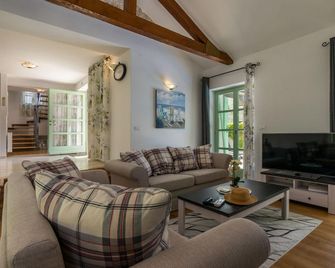 Villa Zelda Comfortable holiday residence - Liznjan - Wohnzimmer