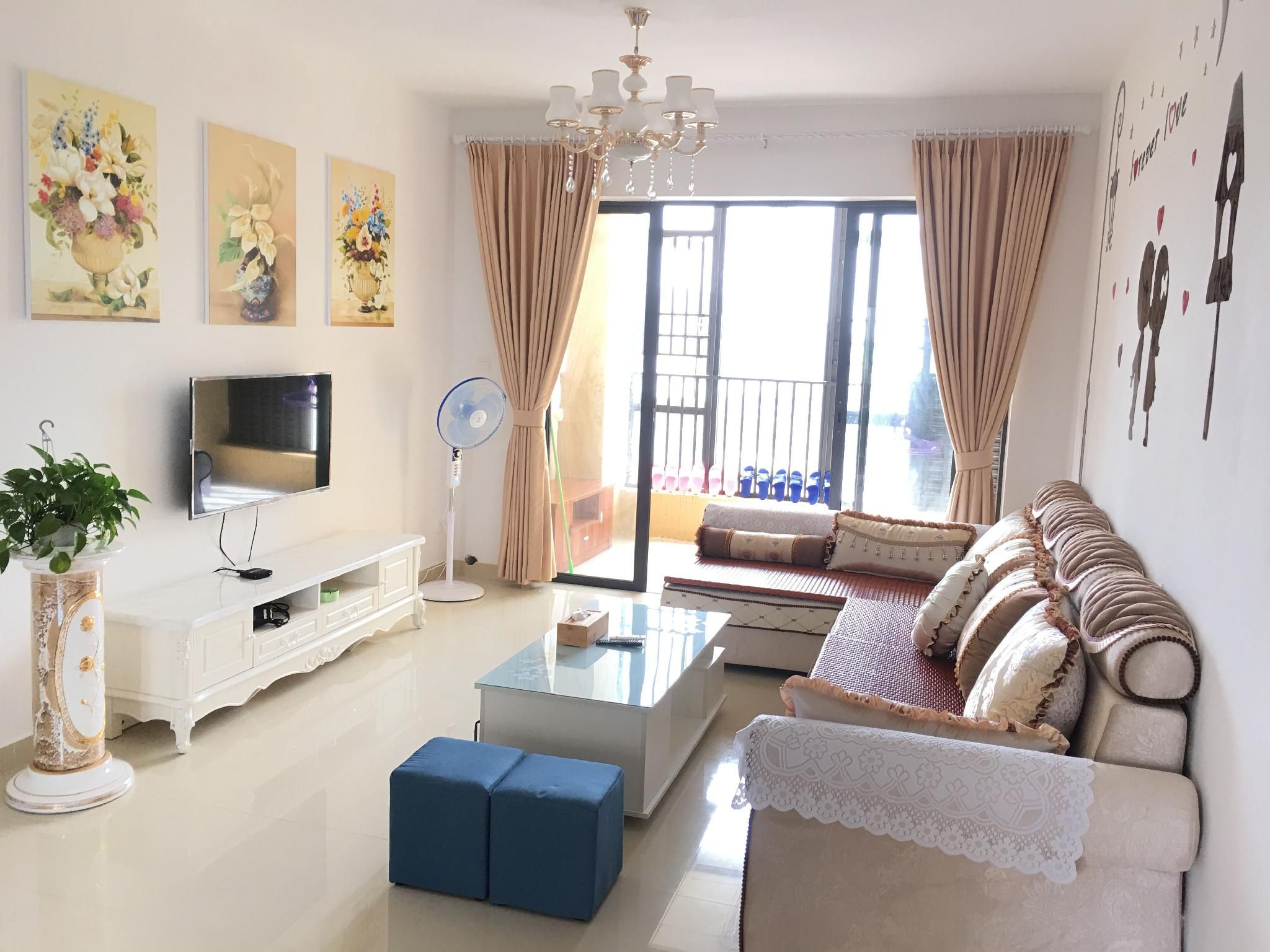 Haitian Holiday Apartment - تشوهاى - غرفة معيشة