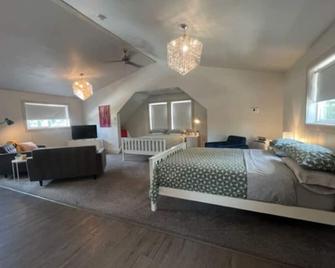 Fieldstone Guesthouse - Clearwater - Schlafzimmer