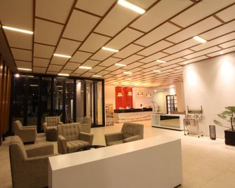 Helios Hotel Bone - Watampone - Lobby
