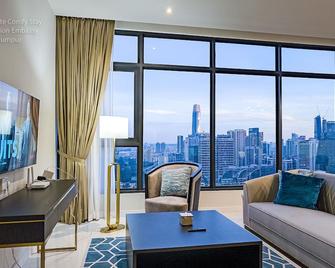 Pavilion Embassy Suites Klcc - Kuala Lumpur - Living room