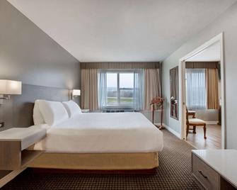 Days Inn & Suites Moncton - Moncton - Bedroom