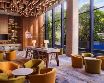 Four Points by Sheraton Surabaya, Tunjungan Plaza - Surabaya - Lounge