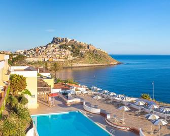 إل إت بيدرالادا ريزورت - كاستيلساردو - حوض السباحة