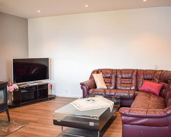 2 bedroom cozy apartment in Bjordal - Bjordal - Sala de estar
