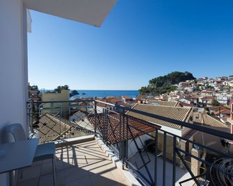 San Nectarios - Parga - Balkon