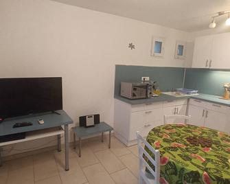 Joli T3 50 m de la Plage, Belle vue sur mer - Narbonne - Kitchen