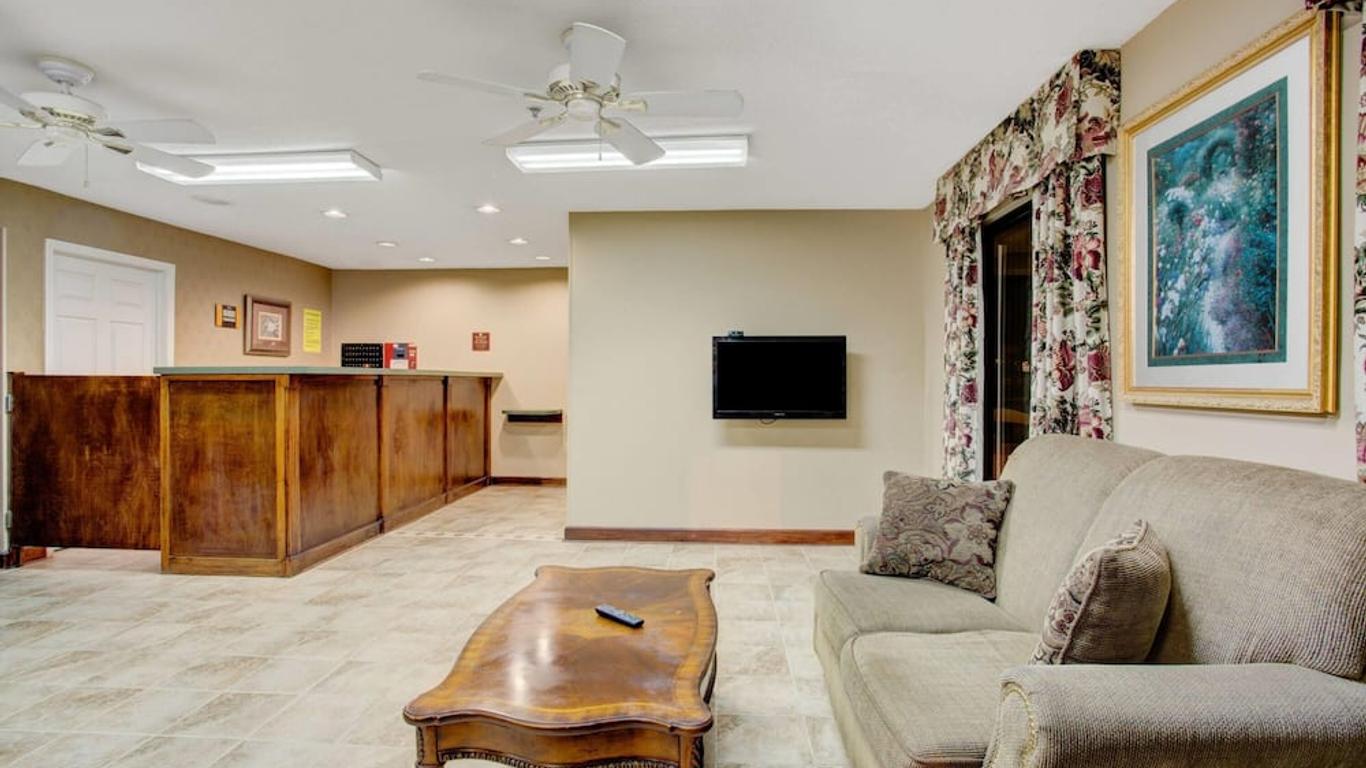 Super 8 by Wyndham Booneville