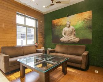 Fabhotel Rosewood Inn - Amritsar - Living room