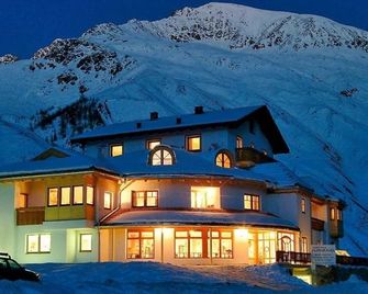 Hotel Alpenjuwel - Melago - Edificio